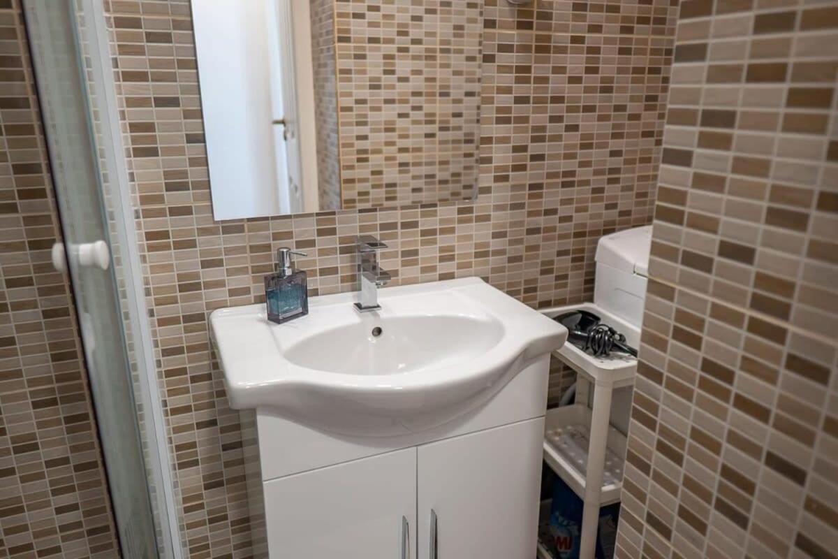 Chic Central Flat With River View Budapest Kültér fotó